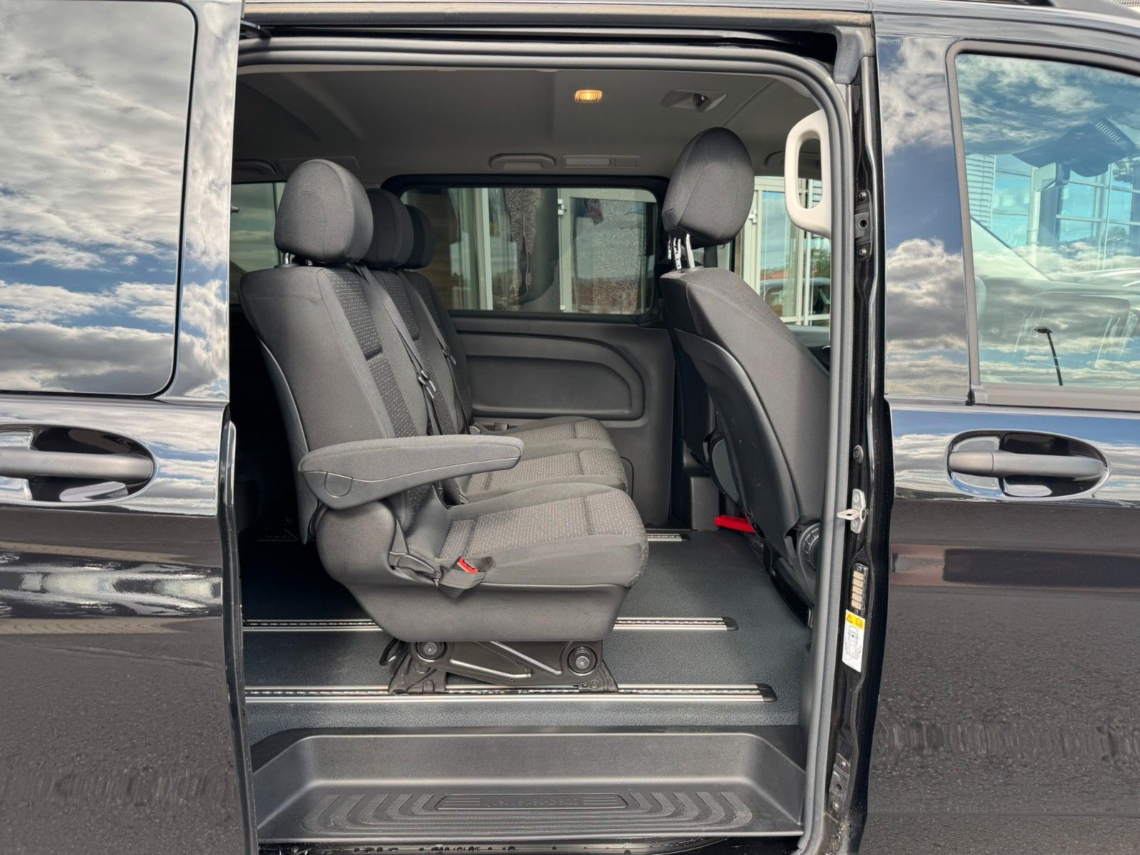 Fahrzeugabbildung Mercedes-Benz Vito 119 CDI 4x4 Tourer PRO Extral Stdh AHK2,5t