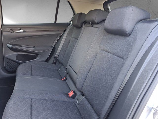Fahrzeugabbildung Volkswagen Golf VIII TSI LED Navi AID ACC RFK SH LM