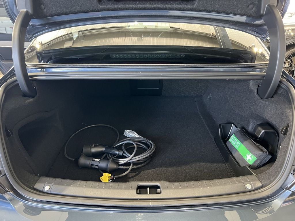 Volvo S90 T8 Ultimate Dark Recharge AWD BLIS FourC B&W