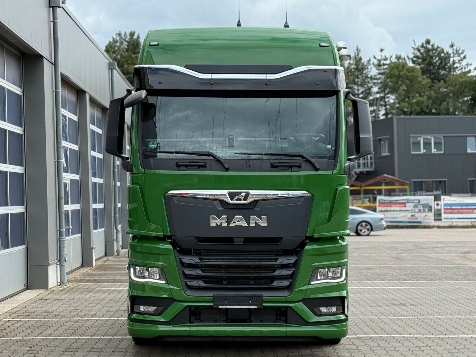 Fahrzeugabbildung MAN TGX 26.520 6x2 LL CH MILDNER MultiFlex