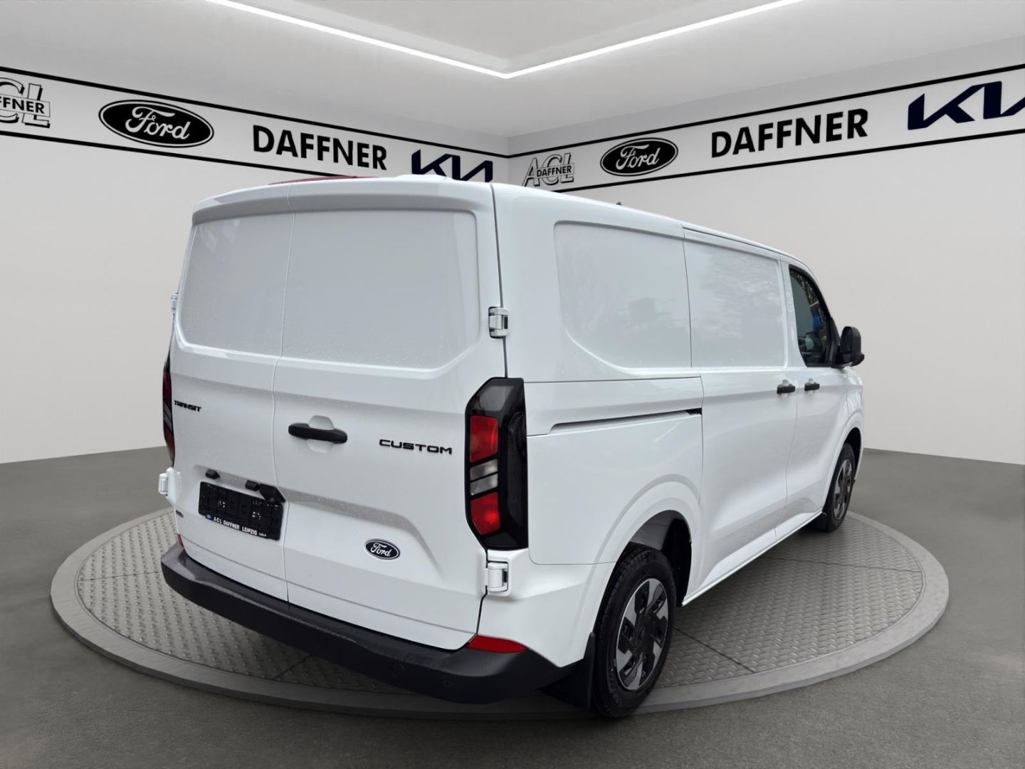 Fahrzeugabbildung Ford Transit Custom Kasten 320 L1 Trend FWD Plug-in H