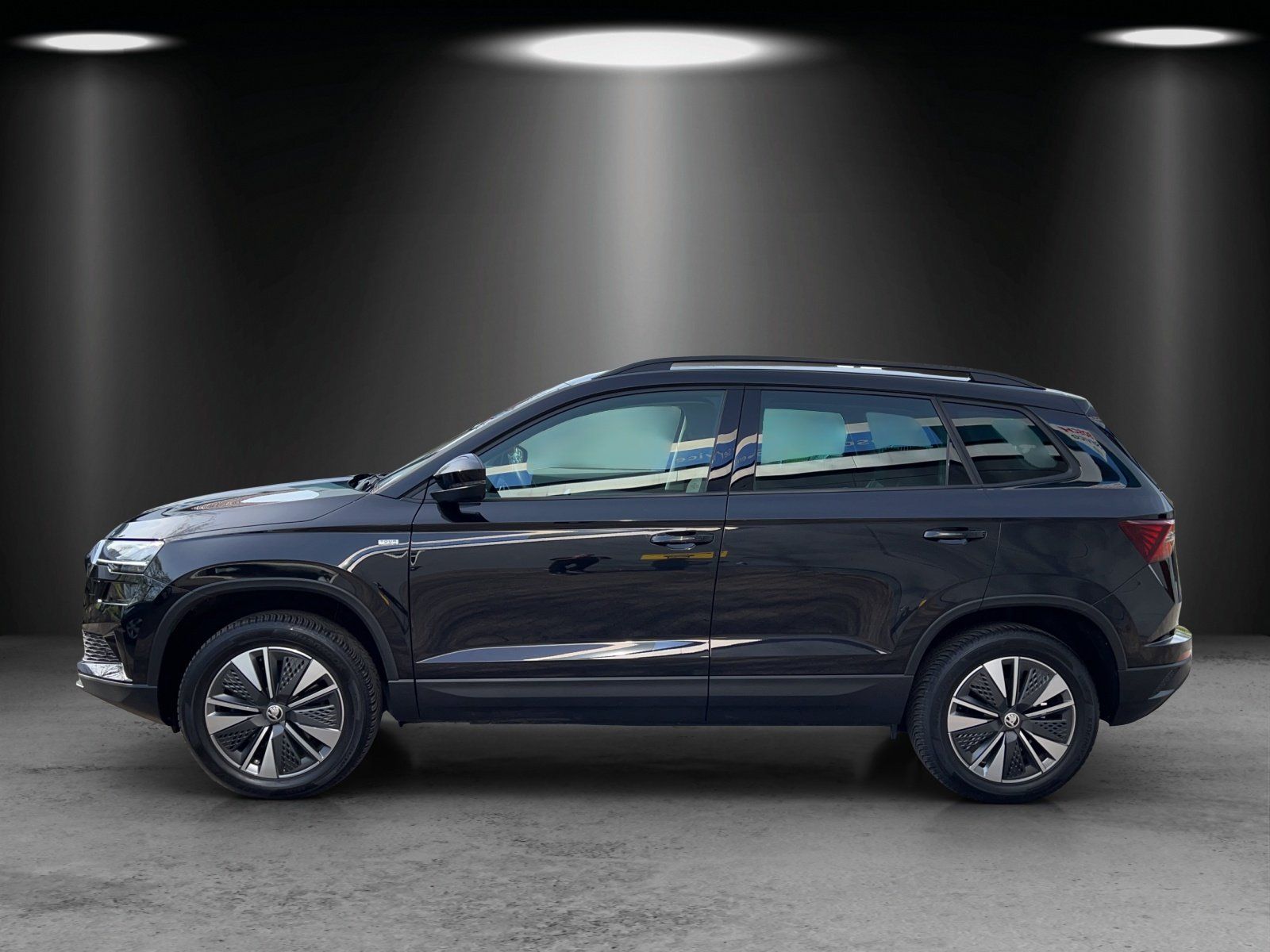 Fahrzeugabbildung SKODA Karoq 2.0 TDI Tour 4x4 DSG/VIRTUAL/AHK/KAMERA/