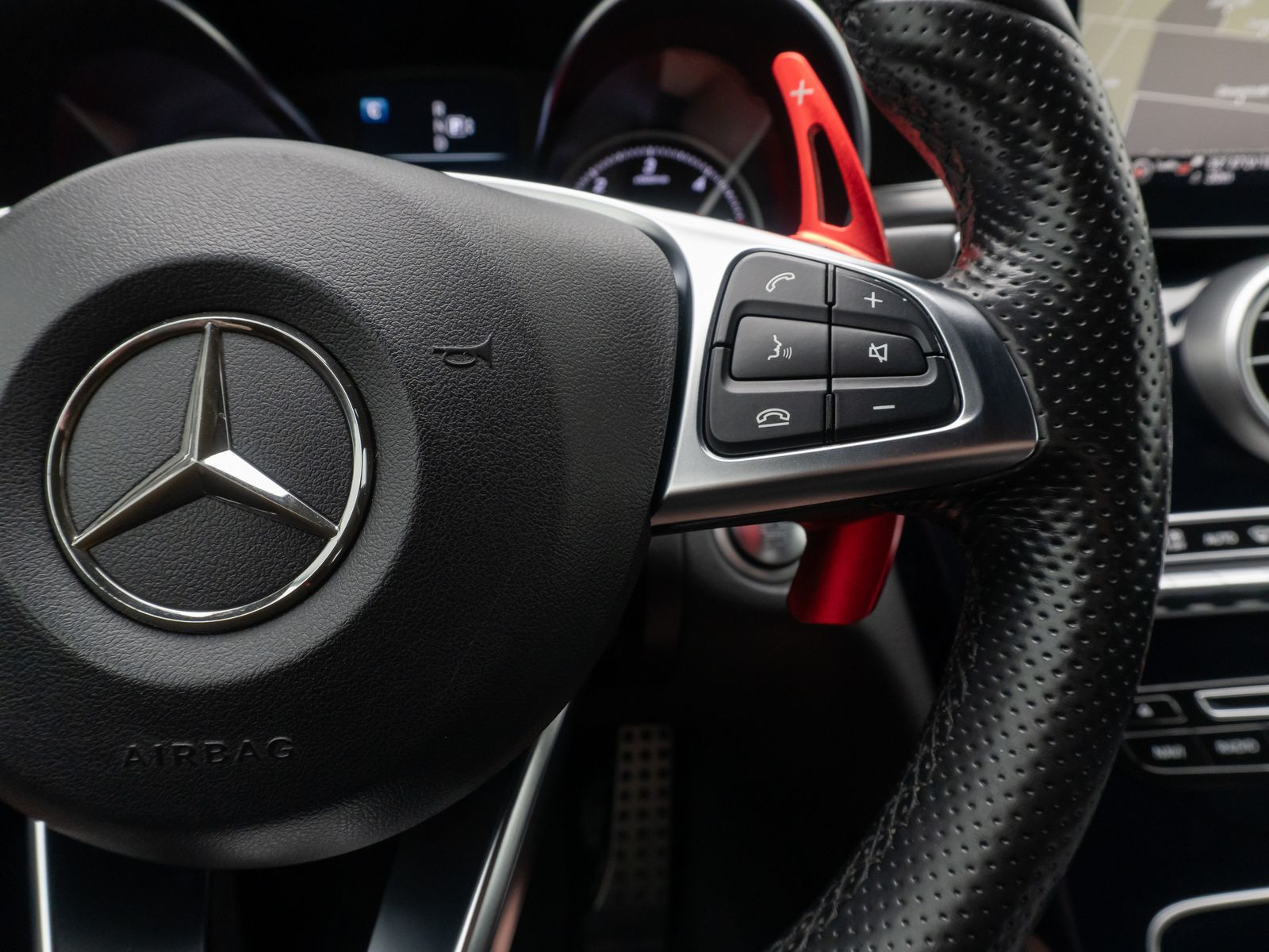 Fahrzeugabbildung Mercedes-Benz C 220 BlueTec/d AMG Line Kamera AHK HUD Sport LM