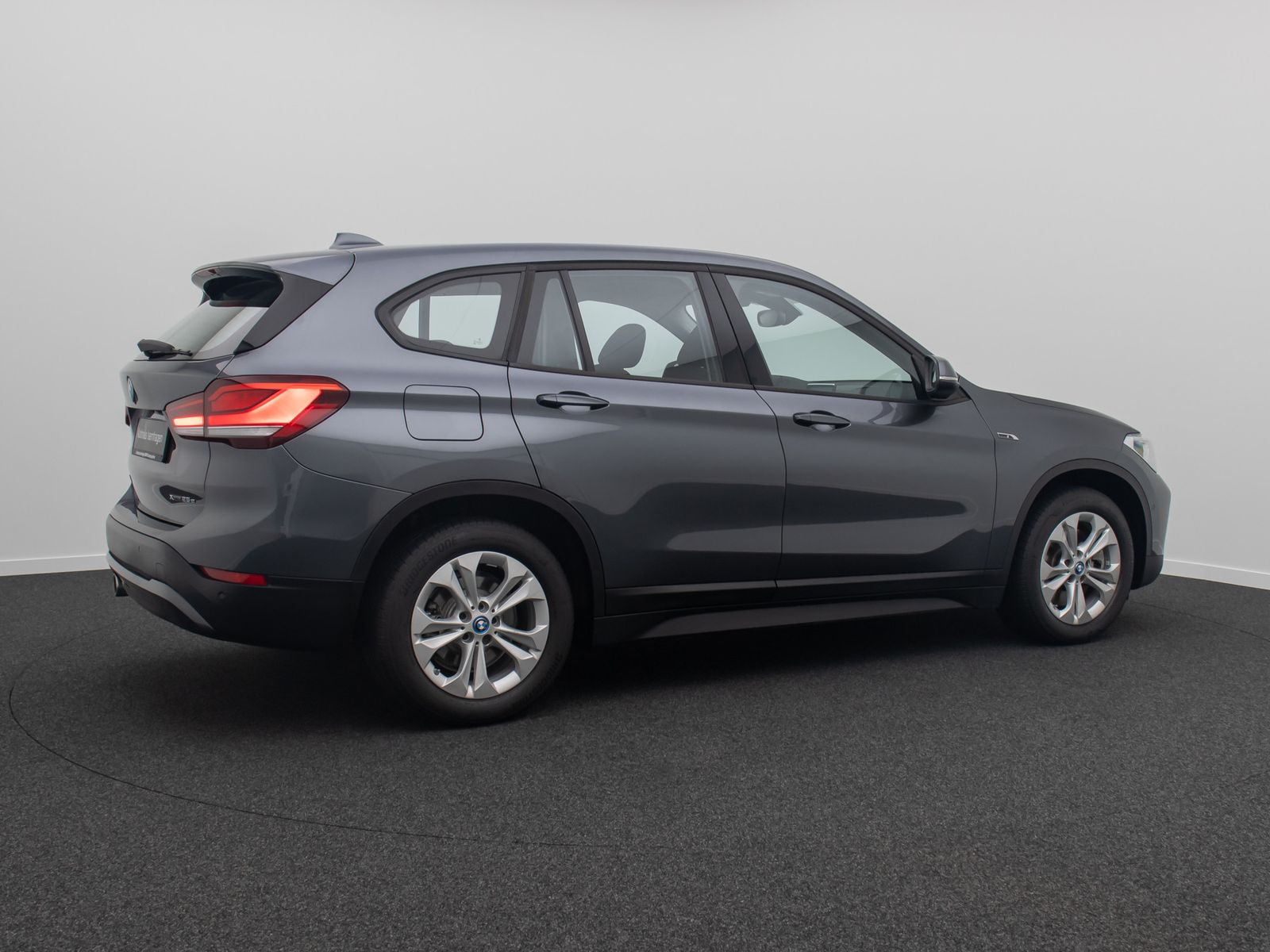 Fahrzeugabbildung BMW X1 xD25e ParkAssist DAB GeschwindigReg Navi LED