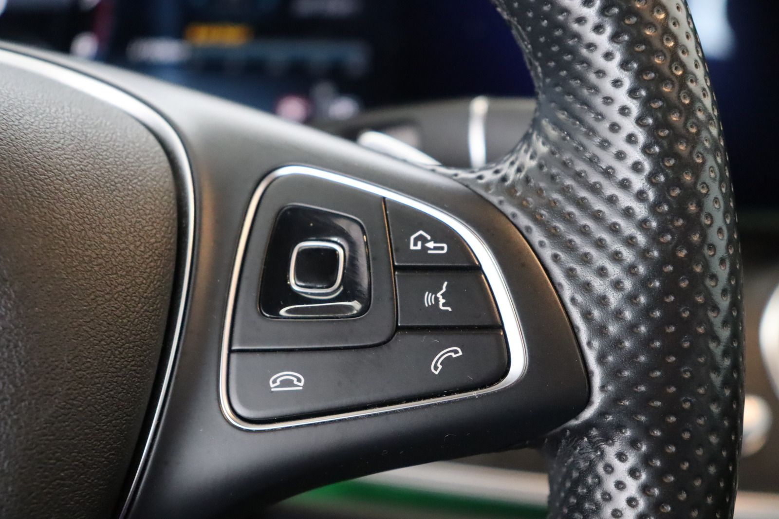 Fahrzeugabbildung Mercedes-Benz E 400 T 4Matic * Airmatic * STHZ * Memory AVANTG