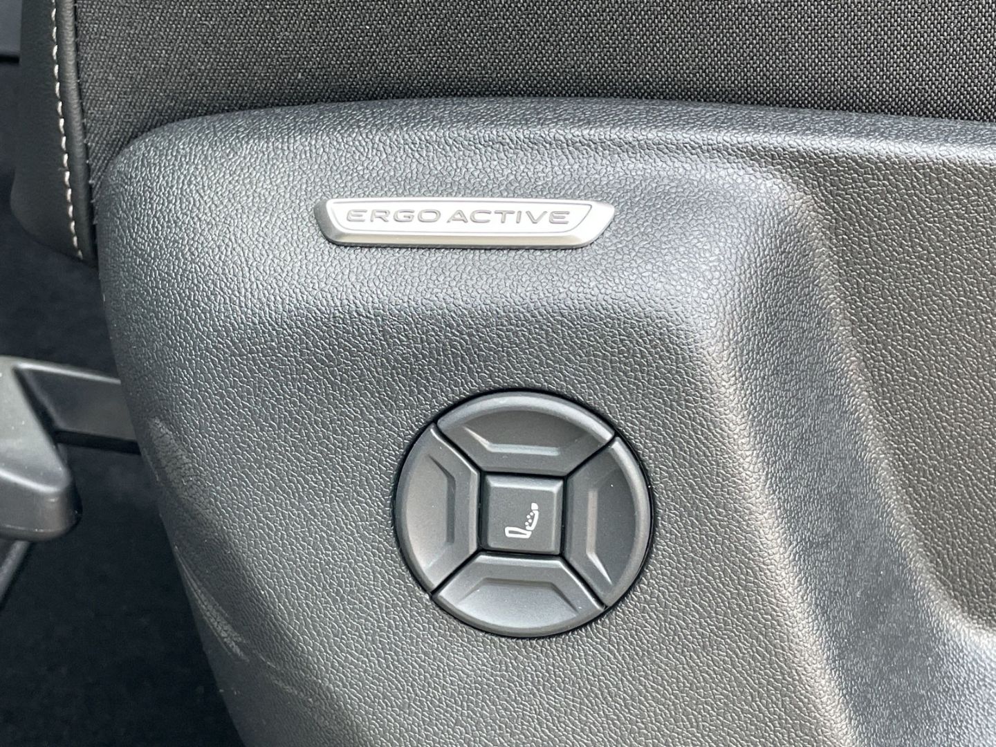 Tiguan 1.5 TSI eHybrid DSG HUD/AHK/Pano/DCC Pro