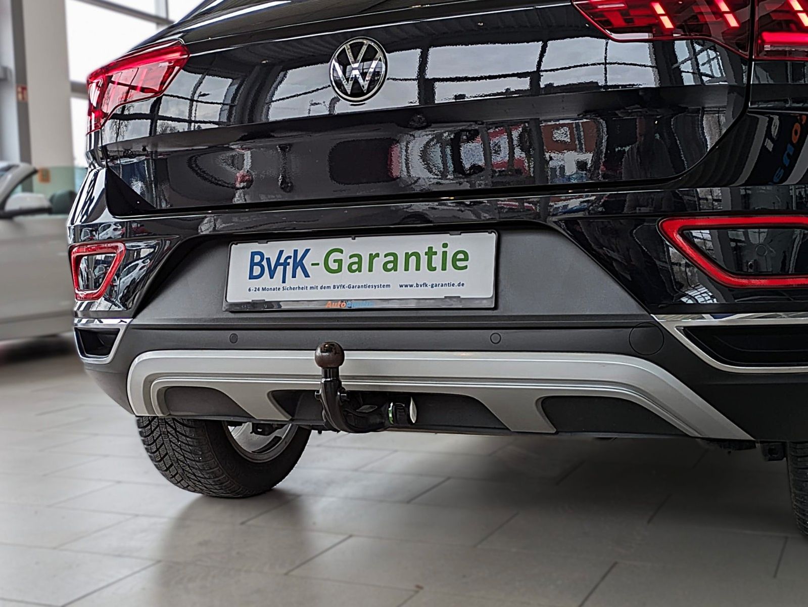Fahrzeugabbildung Volkswagen T-Roc 2.0 TDI STYLE NAVI SHZ ACC LED CAM AHK
