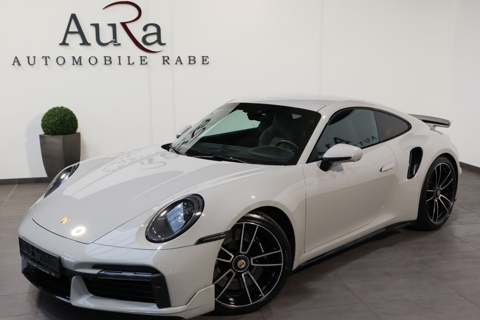 Fahrzeugabbildung Porsche 992 Turbo AERO-KIT+SPORTABGAS+SD+360GRAD+21ZOLL