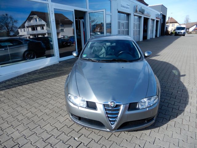 Fahrzeugabbildung Alfa Romeo GT 3.2 V6 24V Distinctive TOP-Zustand