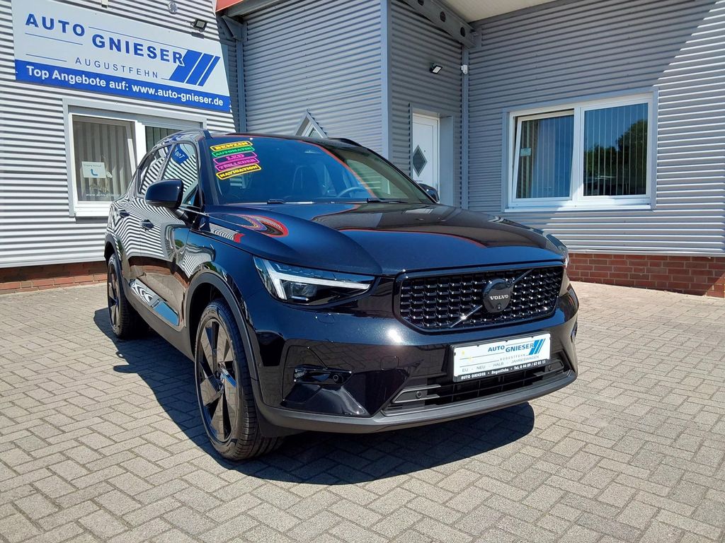 Volvo XC40 B4 2WD Ultra Black Edition ACC/LED/PDC/S...