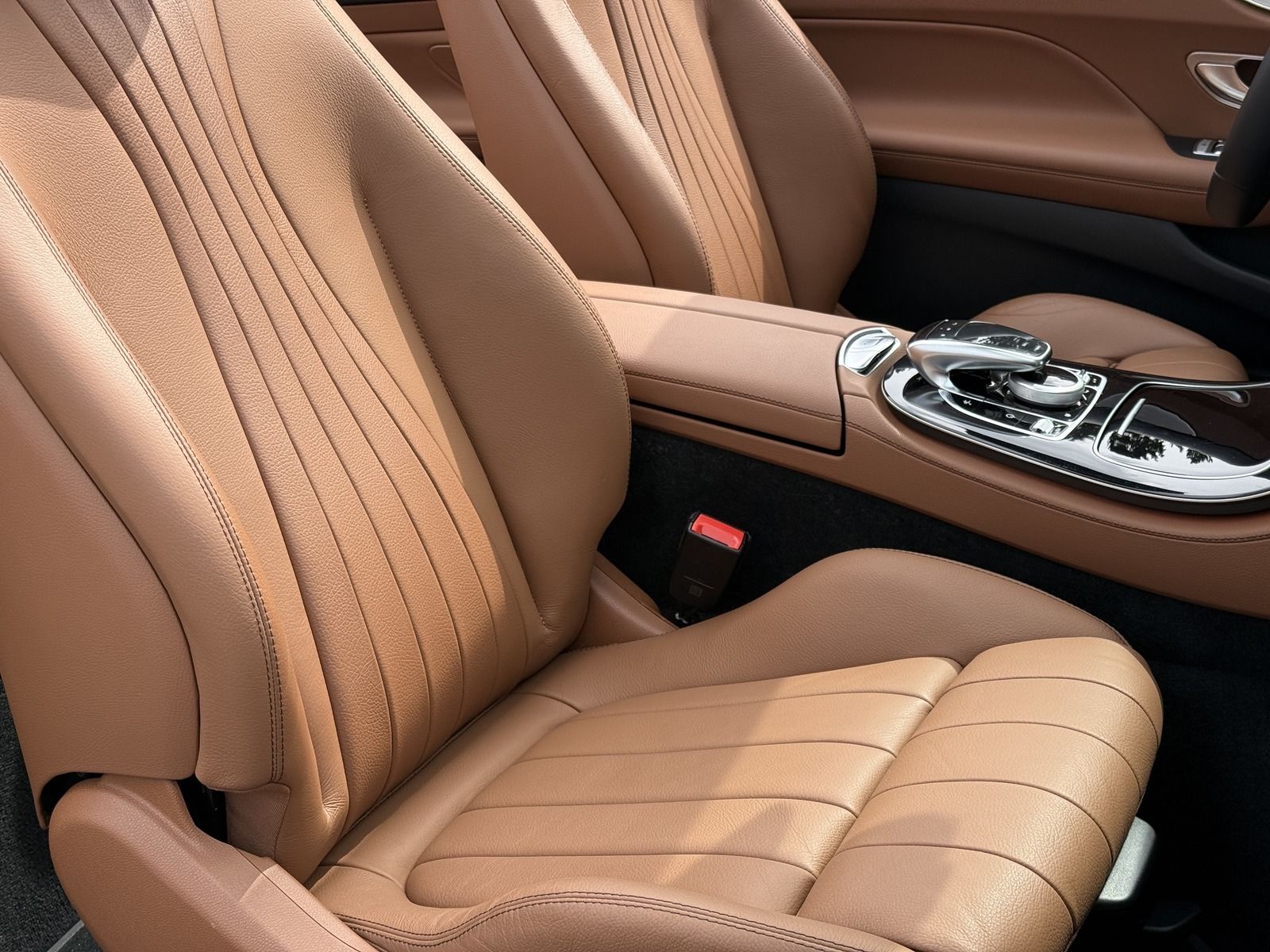 Mercedes-Benz E 300 d 4Matic Cabrio AVANTGARDE PAKET KAMERA CO foto 14