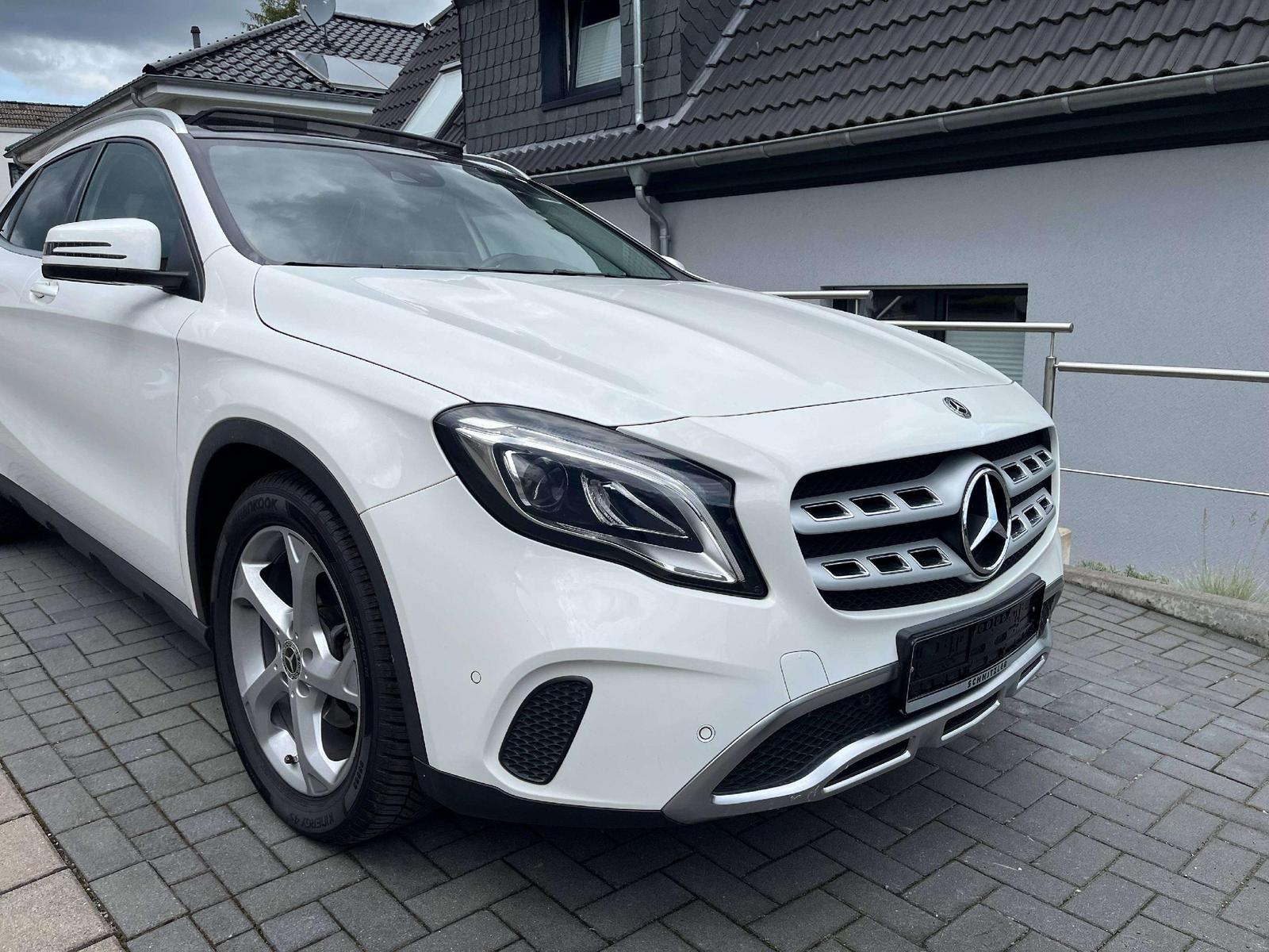 Mercedes-Benz GLA 200 2.Hd,Navi,APP,Pano.,TOT,elekt. Heckk.*