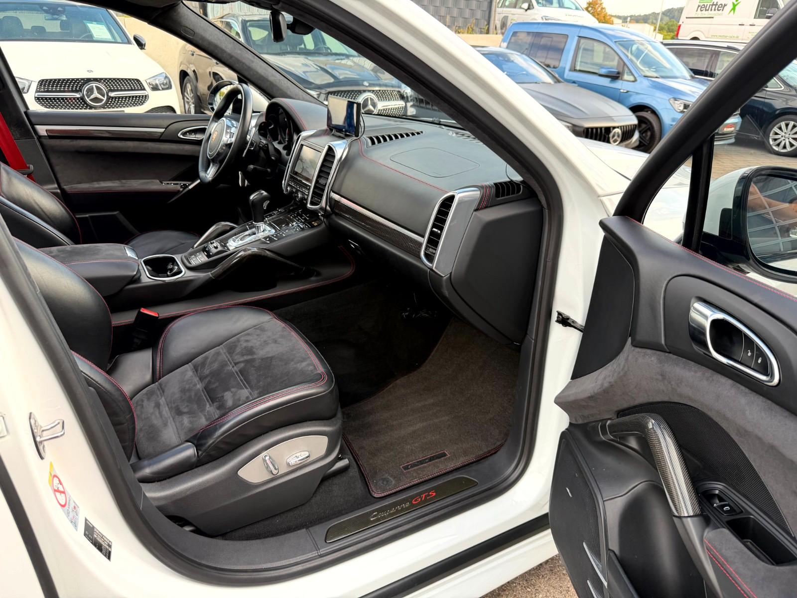 Porsche Cayenne GTS **APPROVED 9/2027** Pano_Luft_StandH