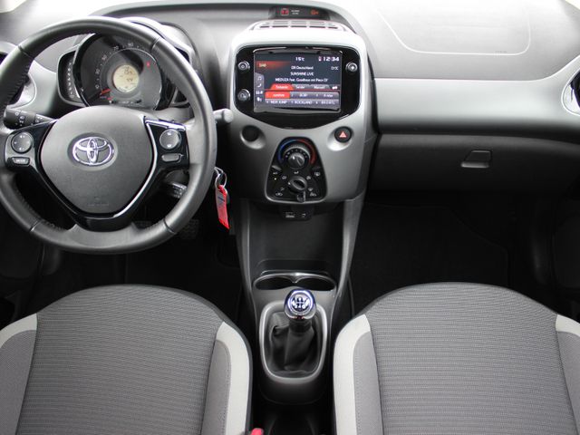 Aygo 1.0 x-Play Kamera*Ganzjahresreifen