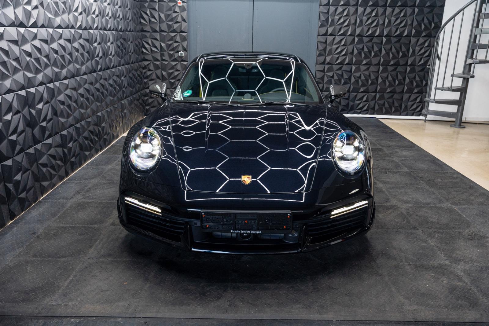 Porsche GTS | Cabrio | Lift | Approved