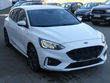 Fahrzeugabbildung Ford Focus Limousine ST-Line X