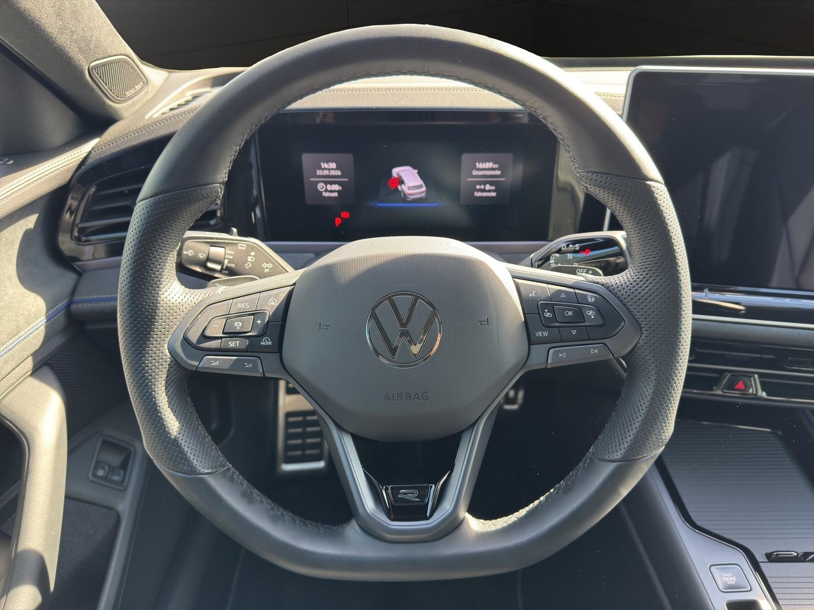 Volkswagen Passat Variant 1.5TSI eHybrid R-Line DSG AHK+Mat