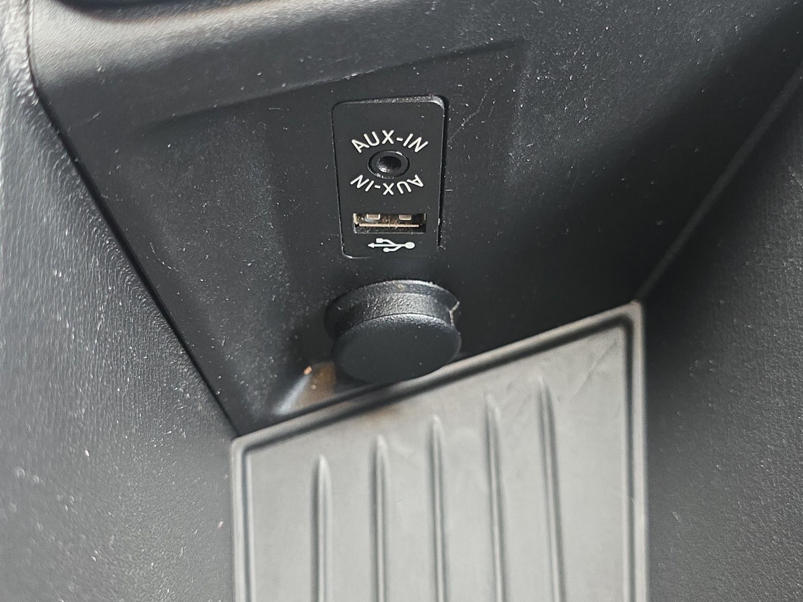Fahrzeugabbildung BMW X1 sDrive 18d Advantage NAVI TEMPOMAT KLIMA PDC