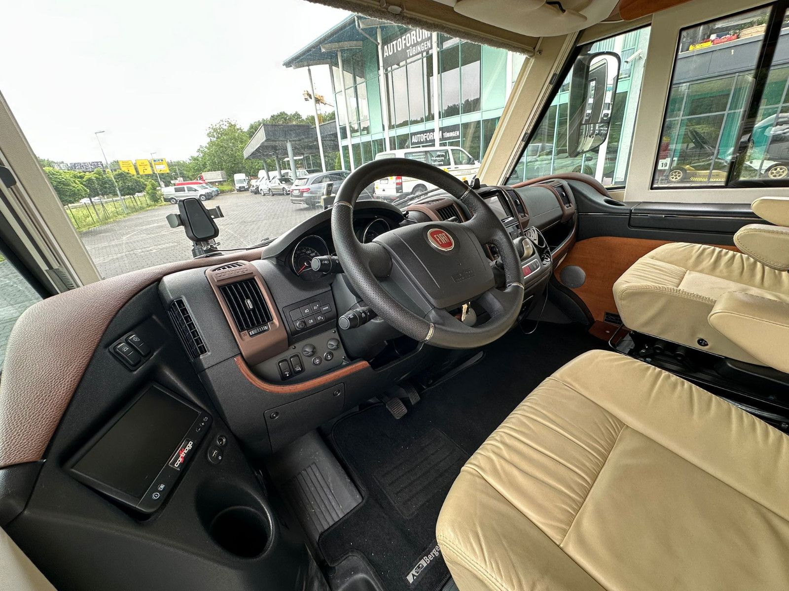 Fahrzeugabbildung Carthago Chic C-Line 4.9 LE L  sehr viele Extras
