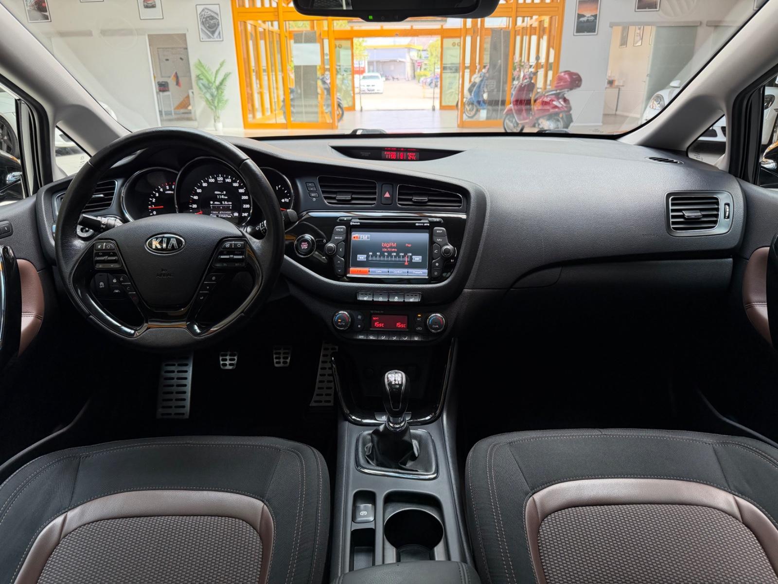 Kia Ceed Kombi Platinum Edition|Kamera|Xenon|LHZ|AHK