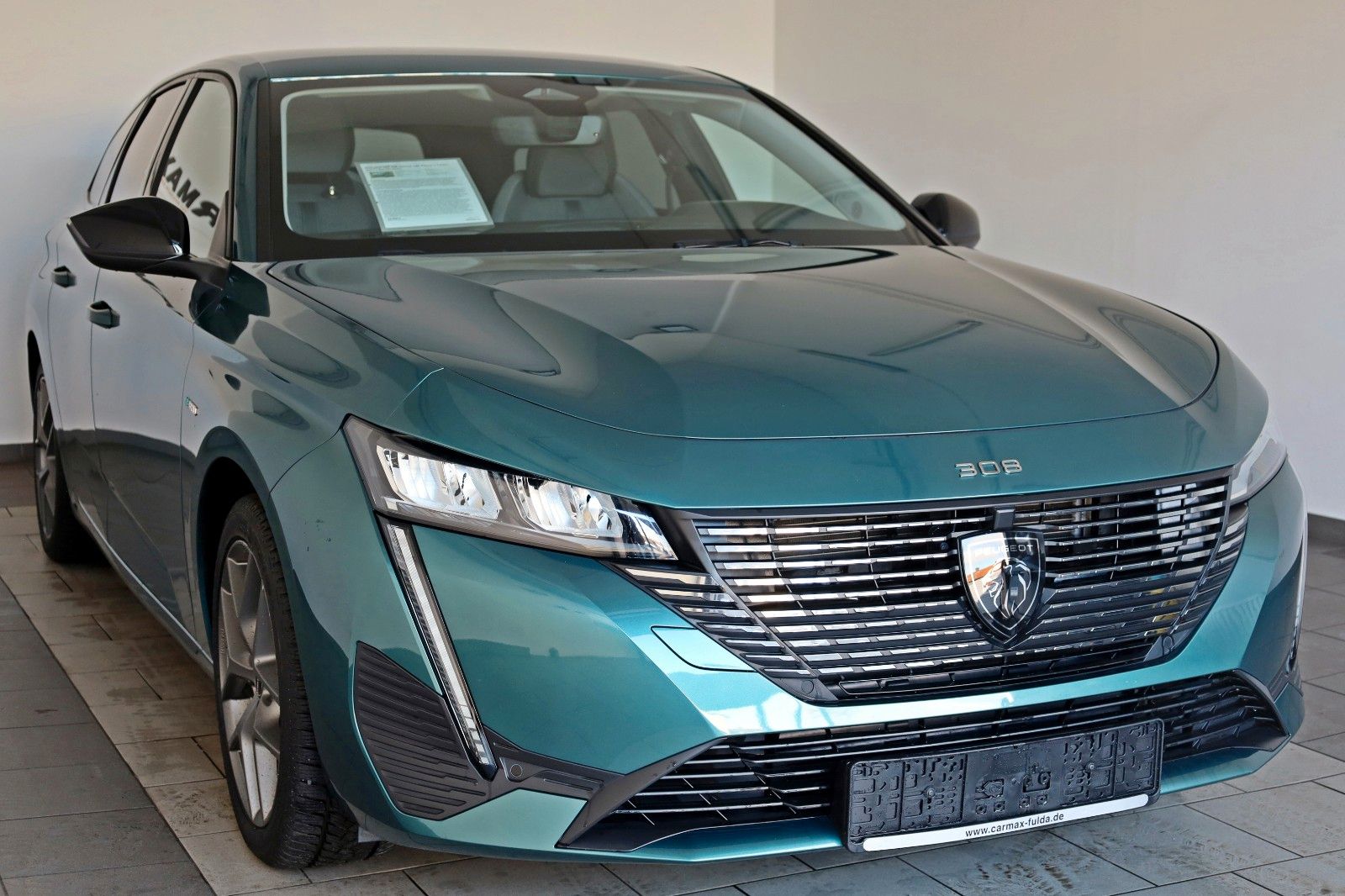 Fahrzeugabbildung Peugeot 308 SW Hybrid 180 Allure T.Leder,Navi,LED,SH,Kam