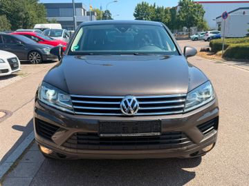 Volkswagen Touareg - 2