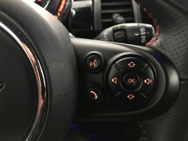 MINI MINI John Cooper Works PDC 18" APP NAV LED DDC