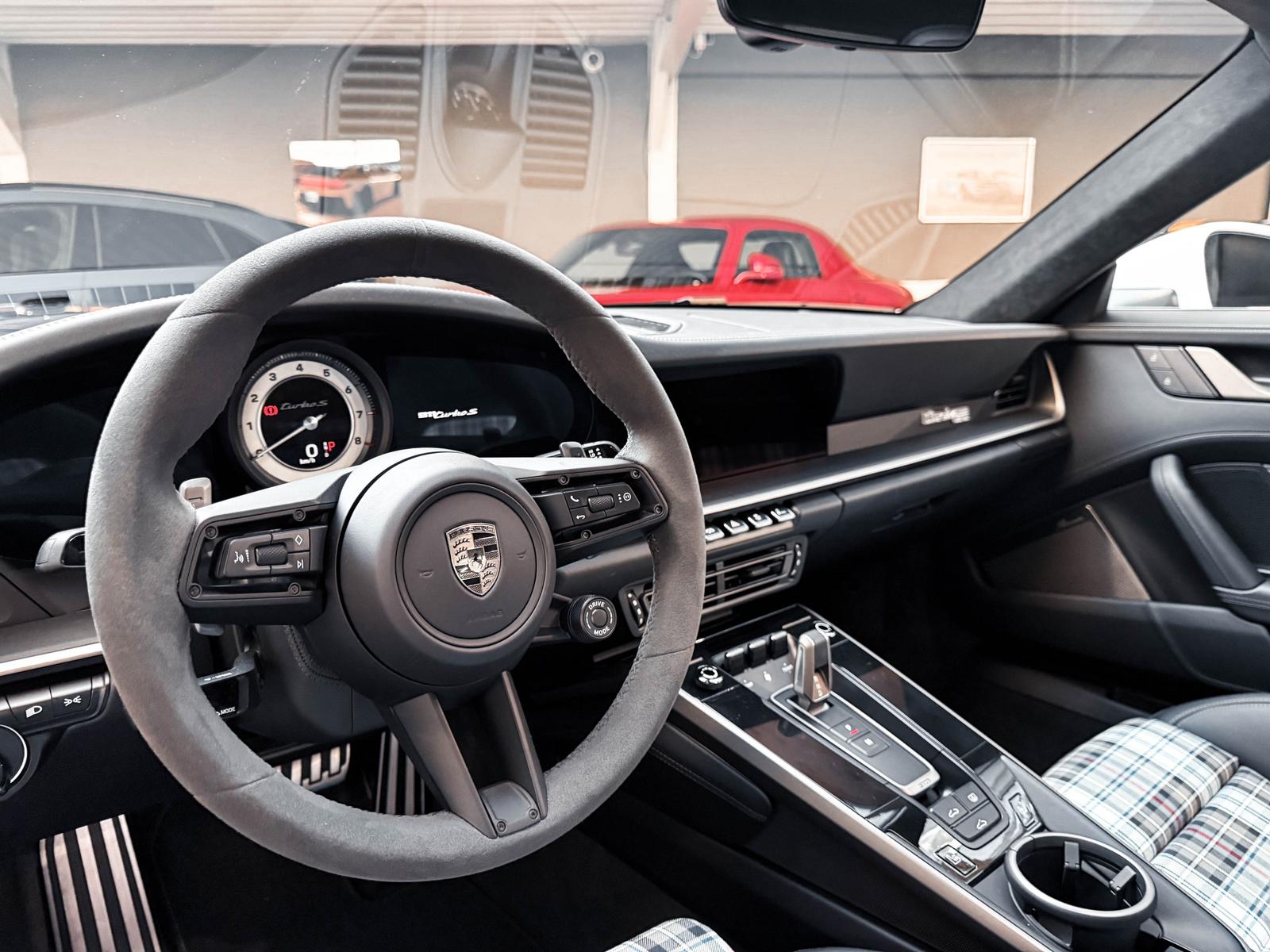Porsche 911 Turbo S 50 Jahre Lift+Burmester+Pano+360°Kam