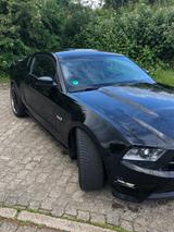 Ford Mustang  - Ford Mustang: Schwarz