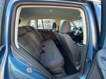 Volkswagen Tiguan - 11