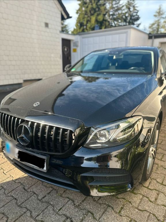 Image of Mercedes-Benz E 250