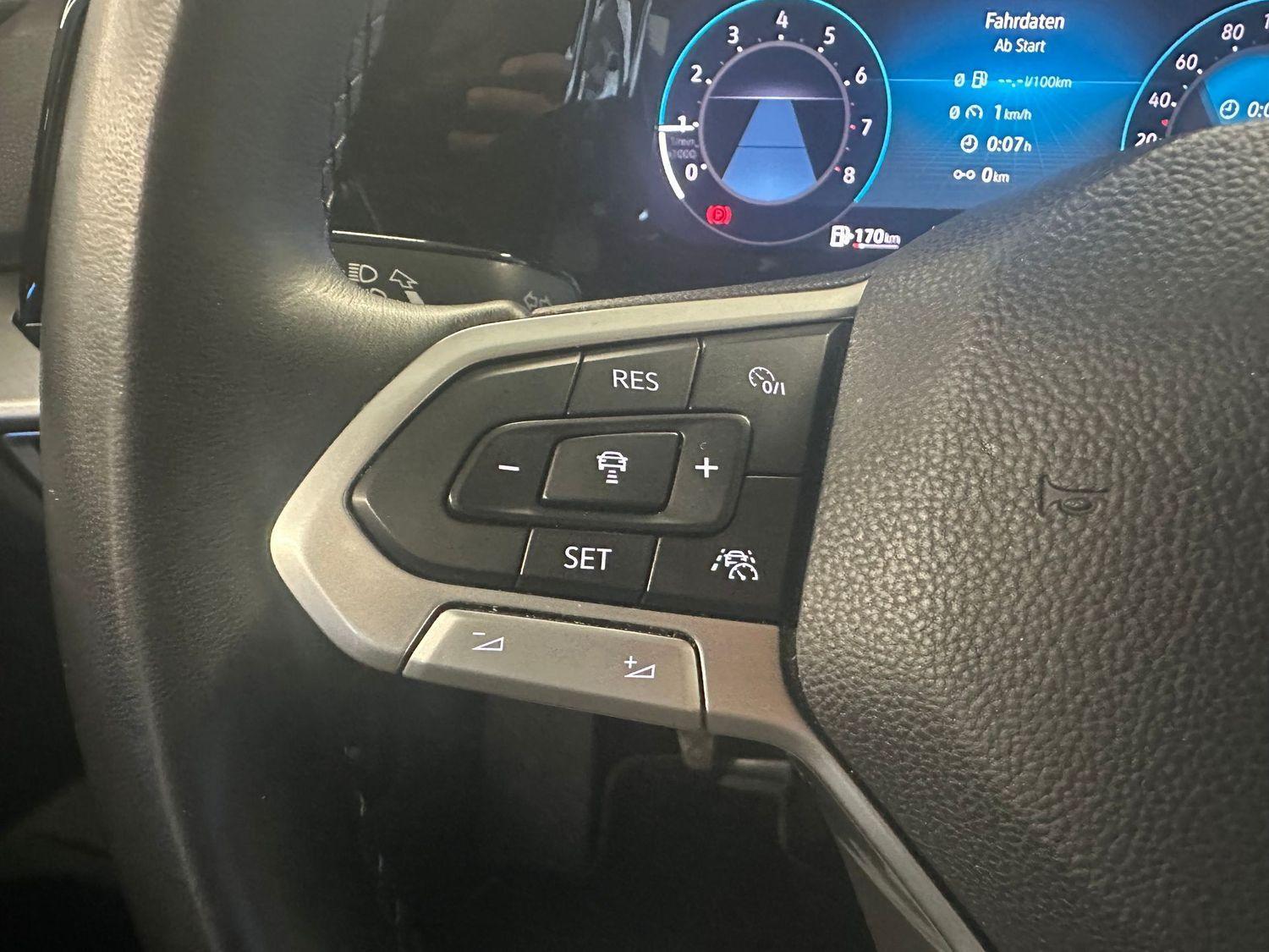 Volkswagen Golf Life ACC LED Navi PDC SHZ SpurW Virtual LM, миниатюра 15