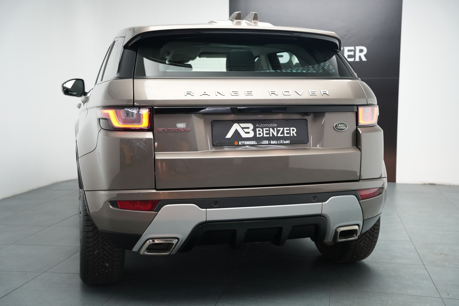 Fahrzeugabbildung Land Rover Range Rover Evoque SE Dynamic *Panorama*Kamera