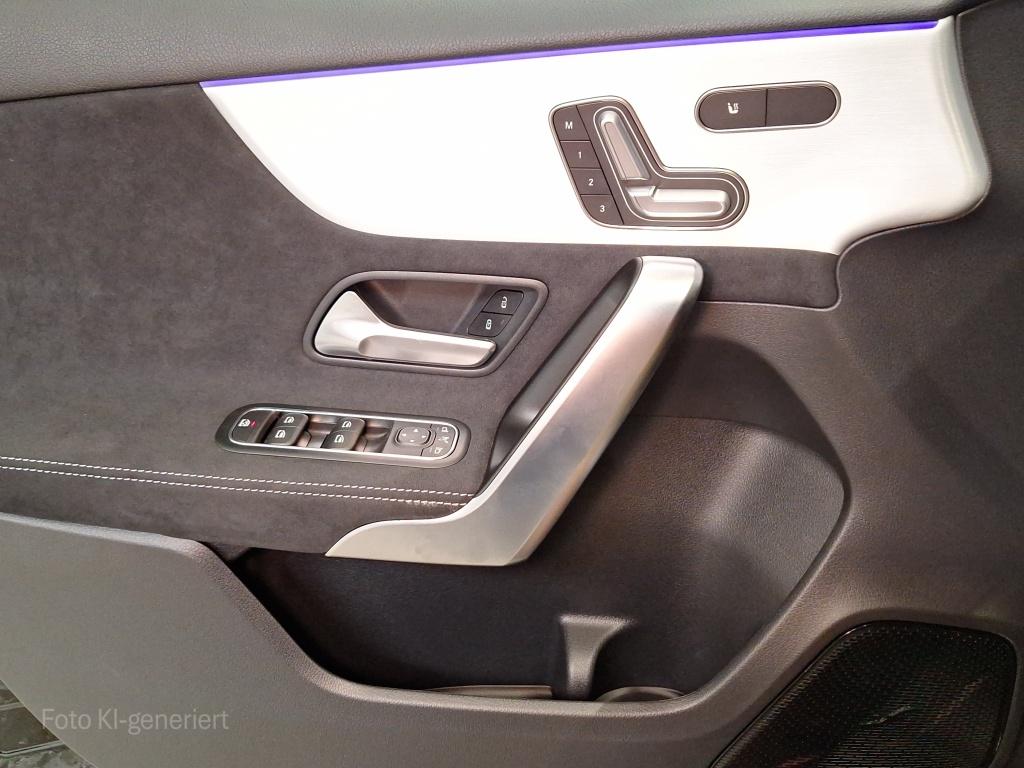 Mercedes-Benz A 250 4M AMG PANORAMA DISTRONIC MEMORY SOUND 360