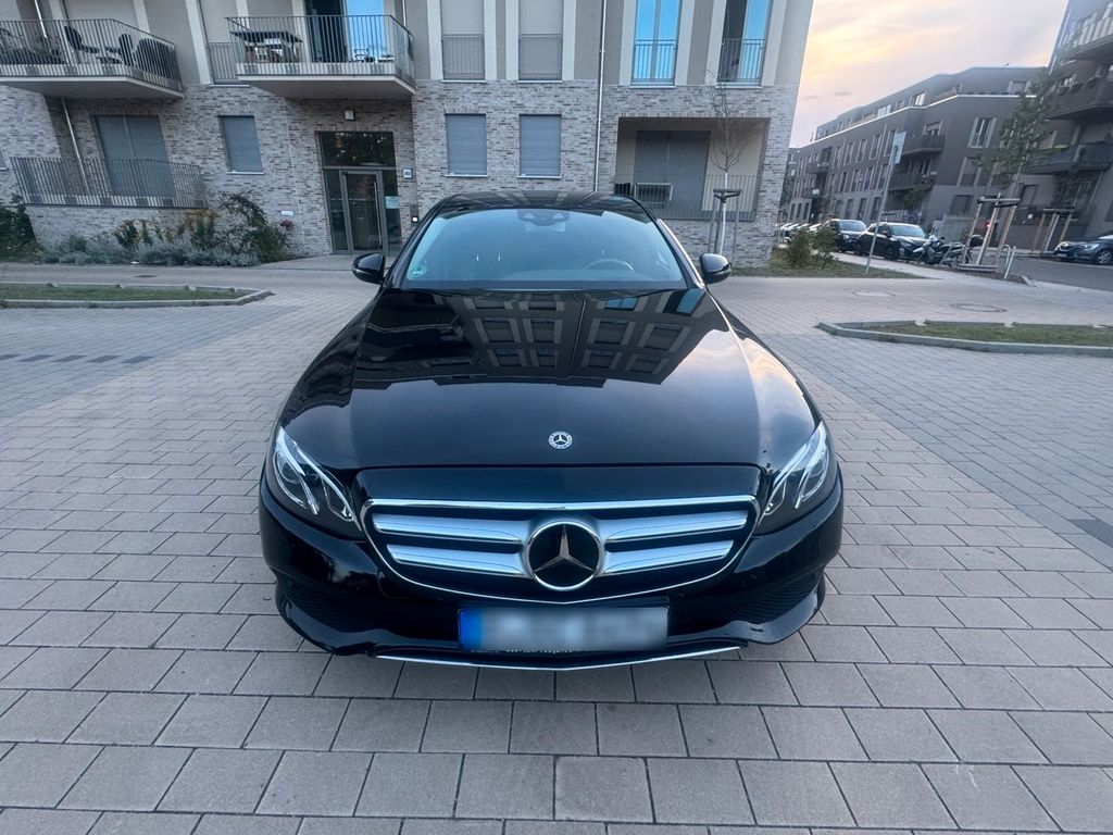 Image of Mercedes-Benz E 350