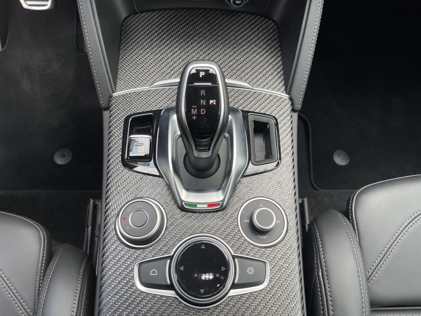 Alfa Romeo Stelvio - Bild 17