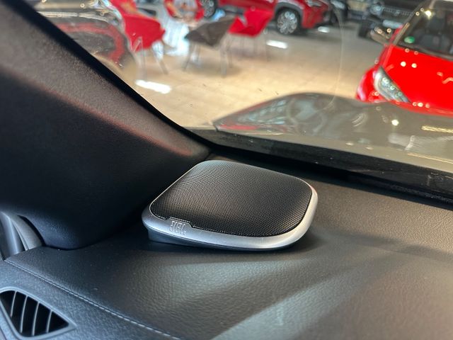 Toyota Hilux Double Cab Invincible 4×4 *SOFORT*