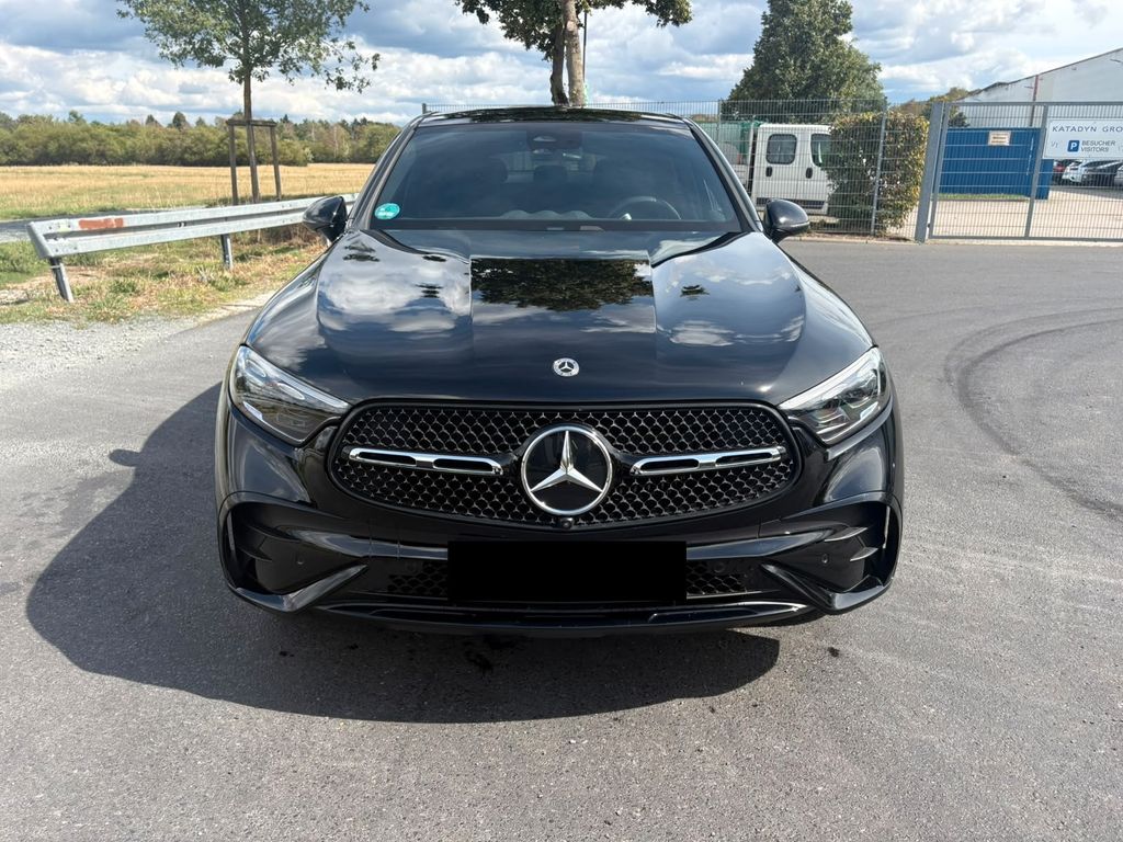 Image of Mercedes-Benz GLC 300