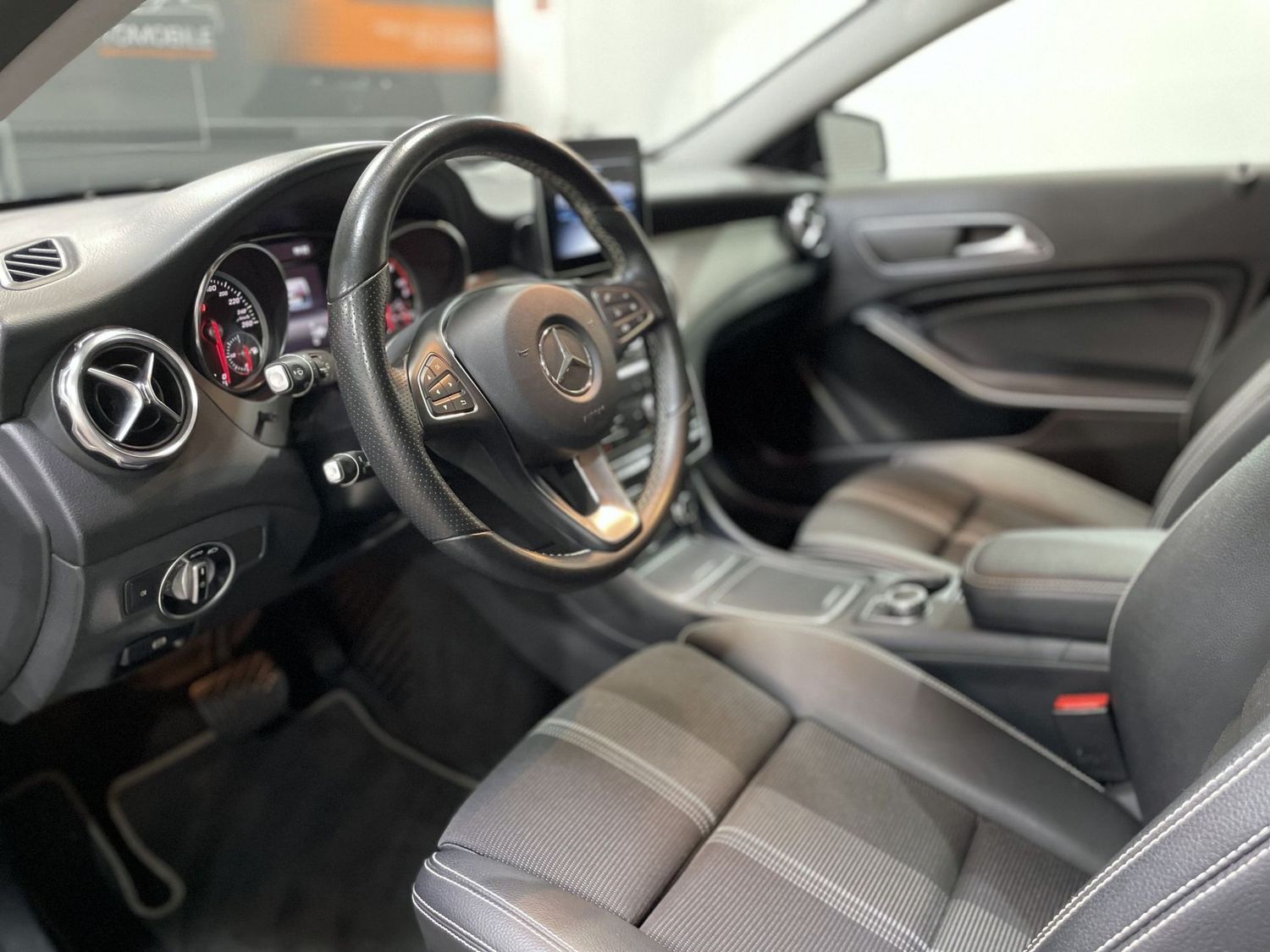 Fahrzeugabbildung Mercedes-Benz GLA 220 CDI 4Matic Off-Road#Sport#LED#Ambiente#K