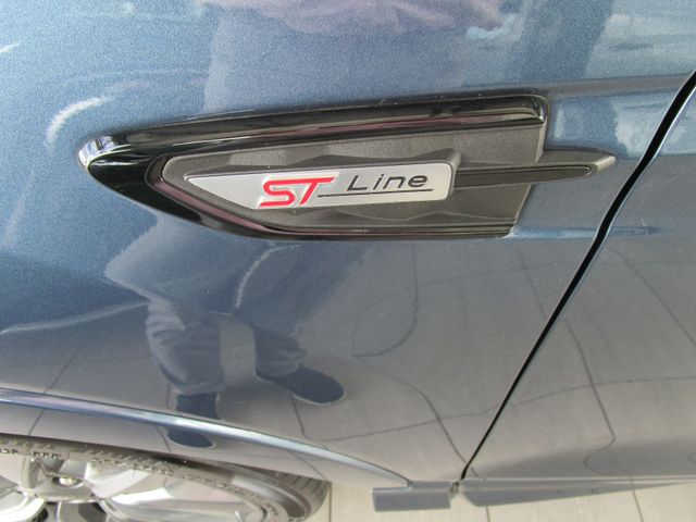 Kuga ST-Line/AHK/Xenon/Navi/Heckklappe elektr.