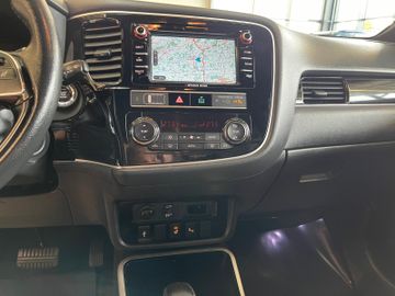 MYAUTOCENTER – Gebraucht- und Jahreswagen mit Werkstattservice in Pfaffenhofen Mitsubishi Outlander Active+ 4WD *1. Hand*AHK*Bi-LED*