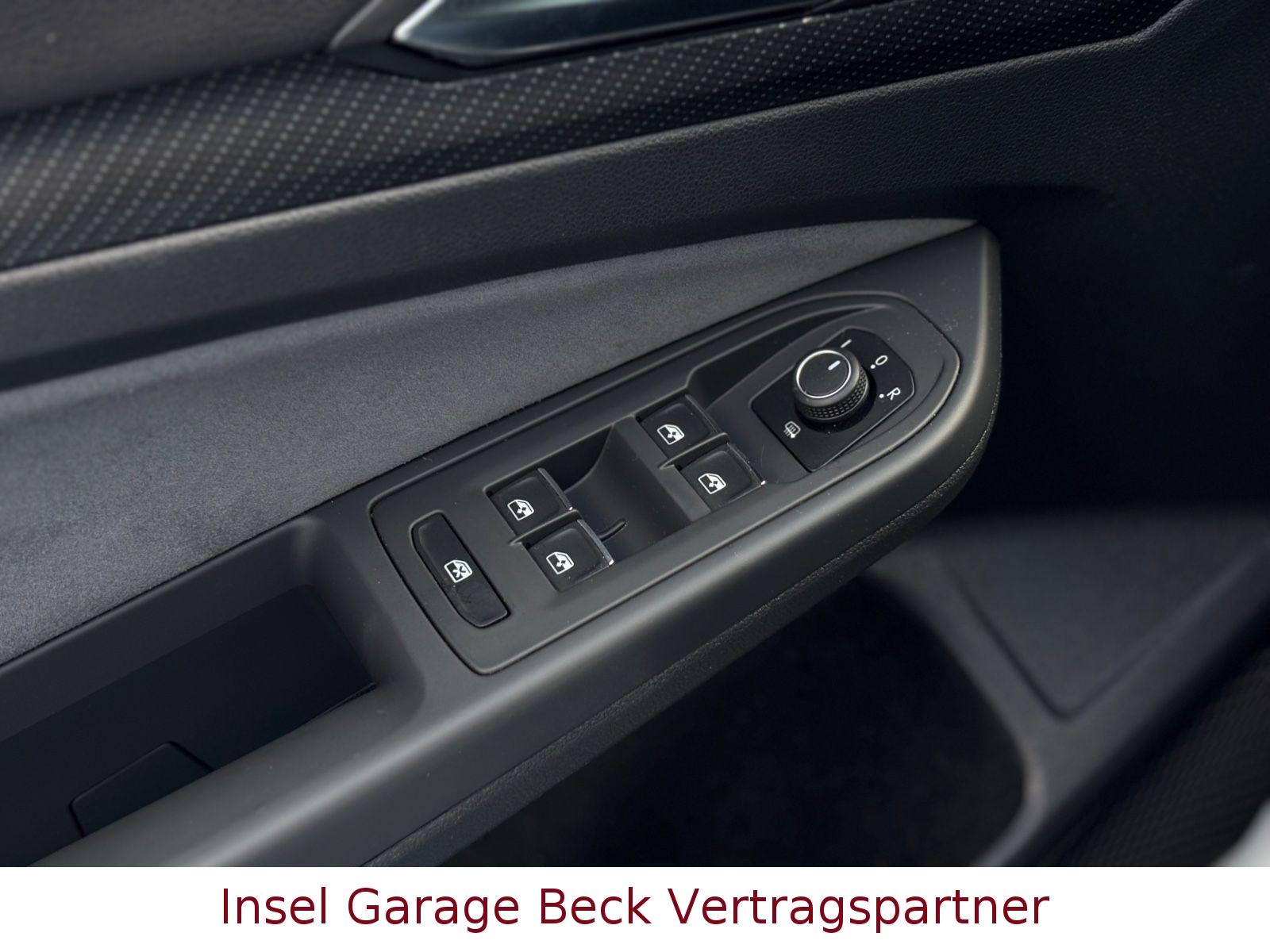 Volkswagen Golf VIII Variant R-Line|Carplay|LED|ACC|1.Hand