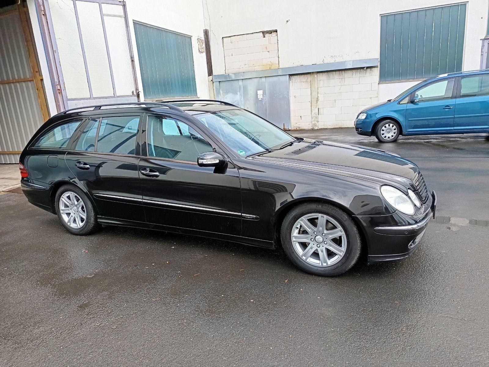 Mercedes-Benz E280 2005 — interior