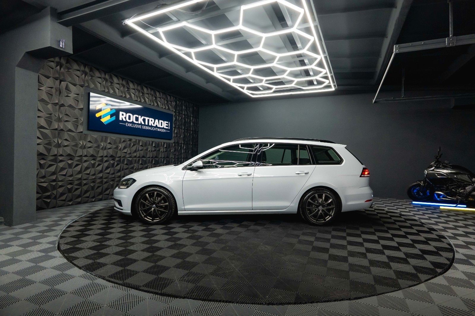 Fahrzeugabbildung Volkswagen Golf VII Variant Trendline *Perlmutt*Kamera*Navi