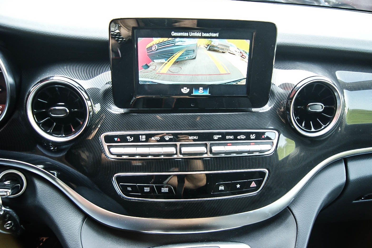 Fahrzeugabbildung Mercedes-Benz V 250 d EDITION lang MBUX 7-SITZE IQ-LED KAMERA