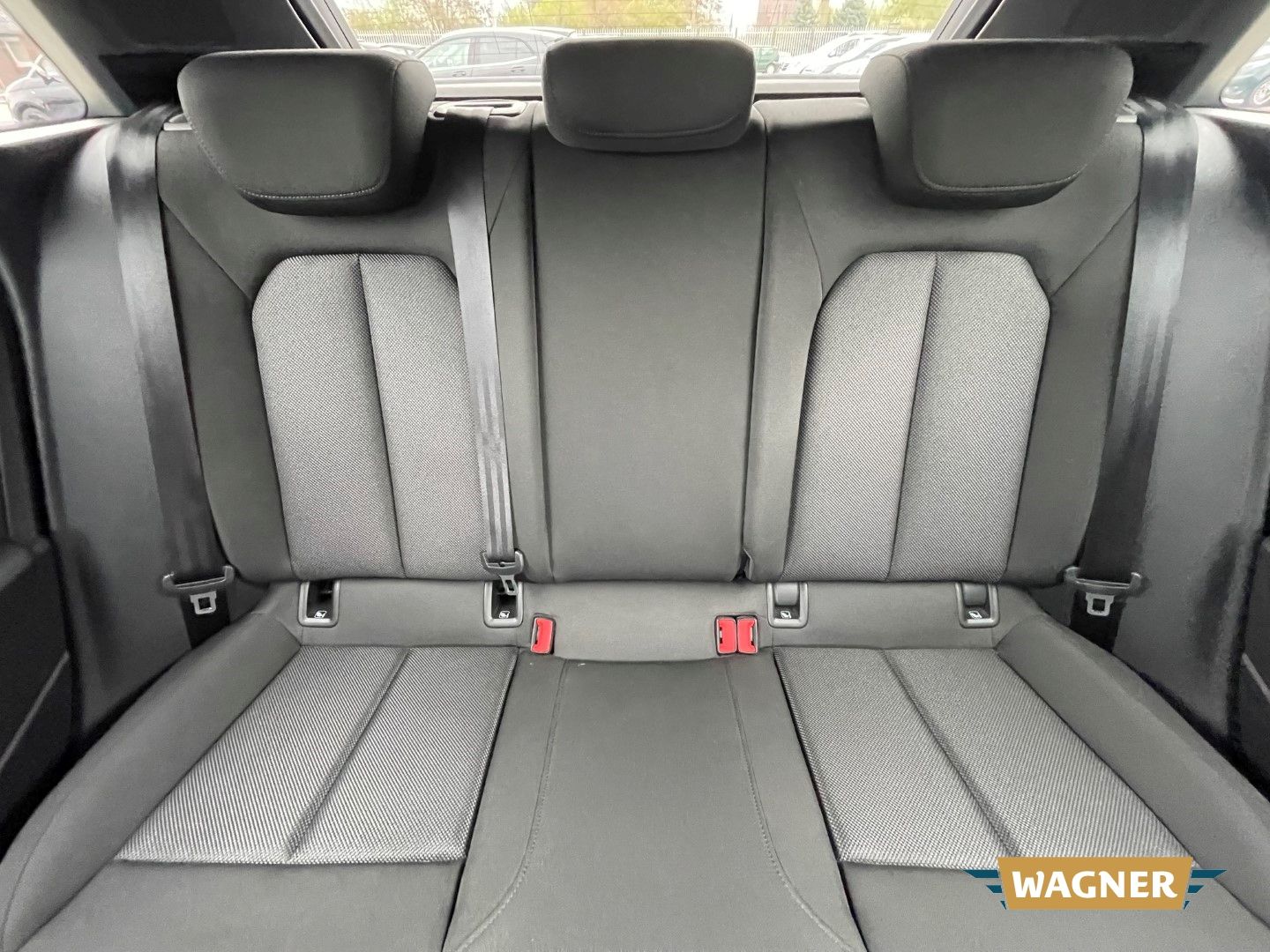 Fahrzeugabbildung Audi A3 Sportback 35 TFSI advanced Sitzheizung