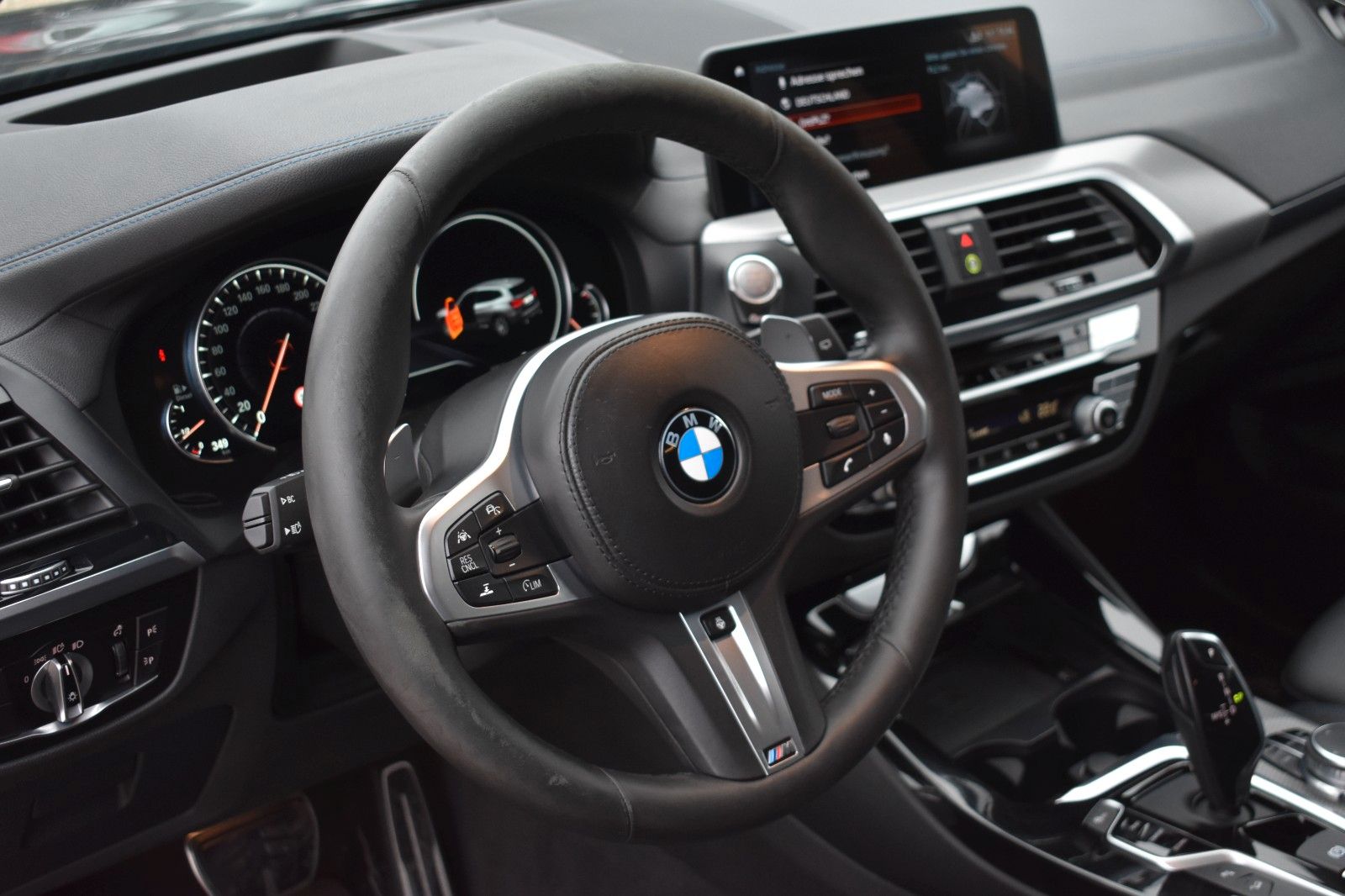 Fahrzeugabbildung BMW X3 xDrive 30 d M Sport AHK LED Standheizung H&K