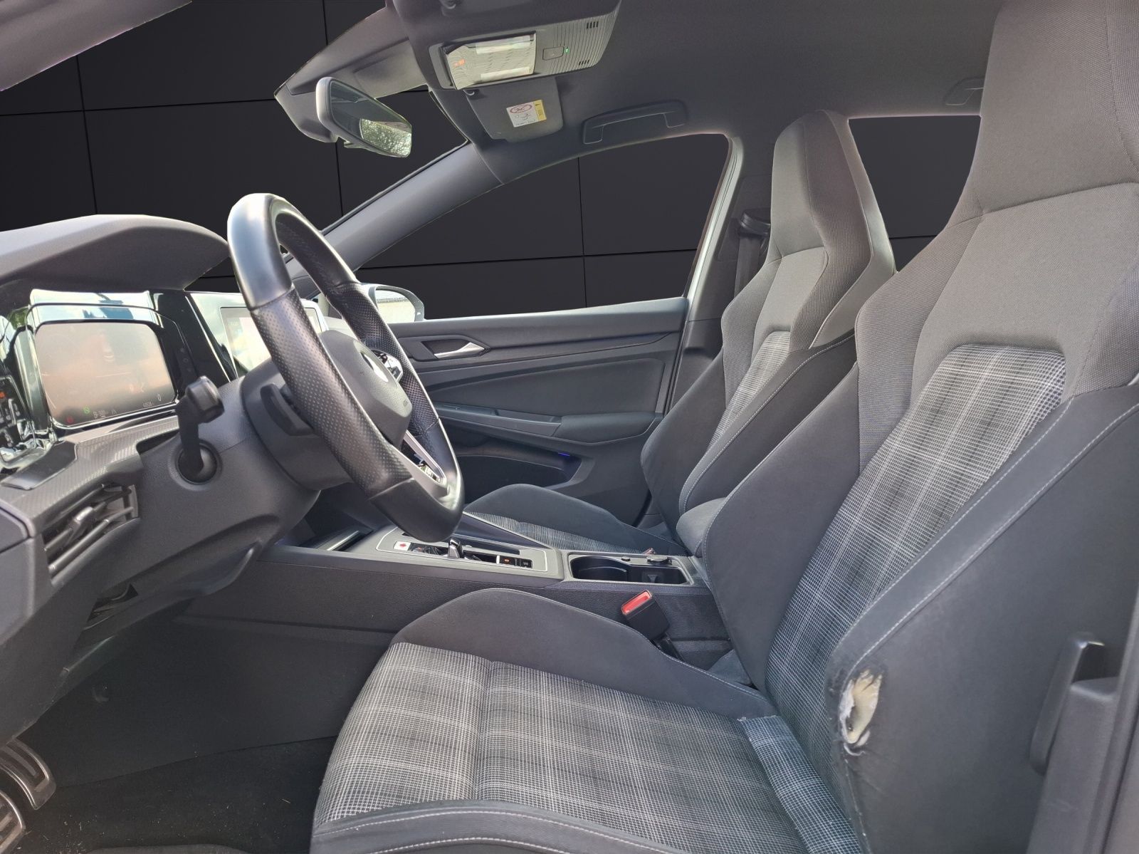 Fahrzeugabbildung Volkswagen Golf VIII GTD LEDplus Navi AID ACC PDC SH 19"