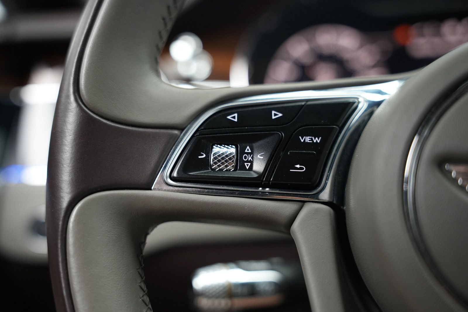 Fahrzeugabbildung Bentley Continental GT W12 First Edition *Rotation*B&O*