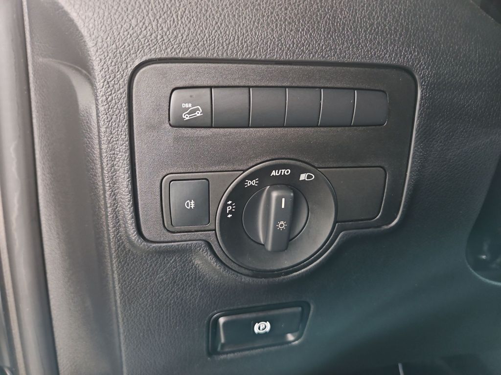 Fahrzeugabbildung Mercedes-Benz Vito 124 Tourer kompakt 4x4 Taxi 8 Sitze AHK STH
